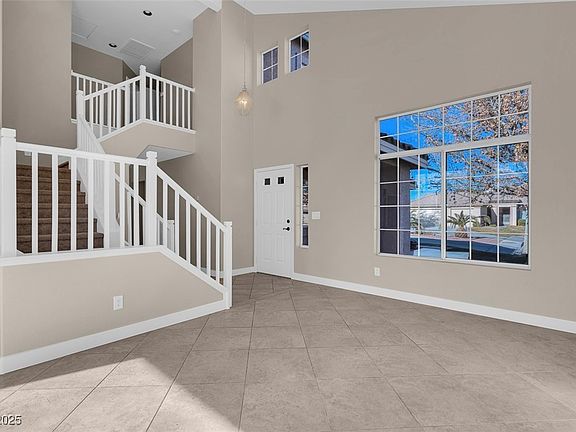 4th image of 421 Flores Cir