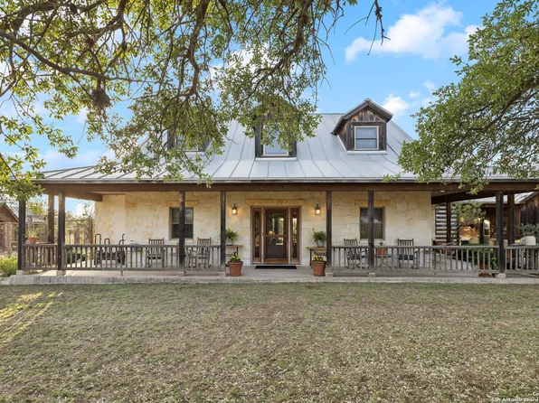 1900 Granite Springs Dr, Fredericksburg, TX 78624