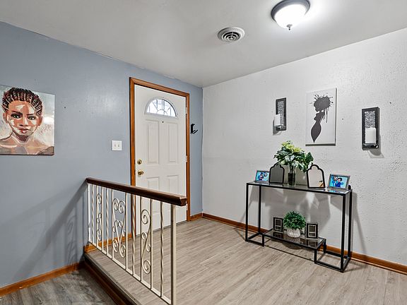 5th image of 6051 E 32nd St