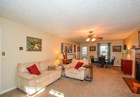 5th image of 1092 Waverly Dr
