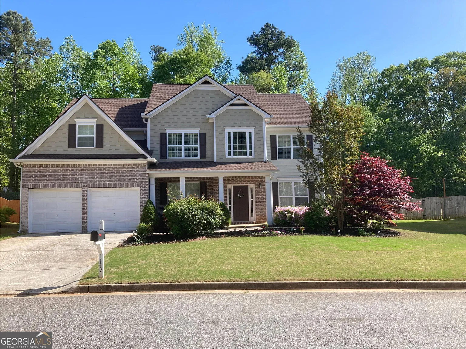 1147 Silvergate Ln photo 1