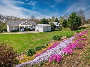18 Shady Grove Ln, Blue Ridge, GA 30513