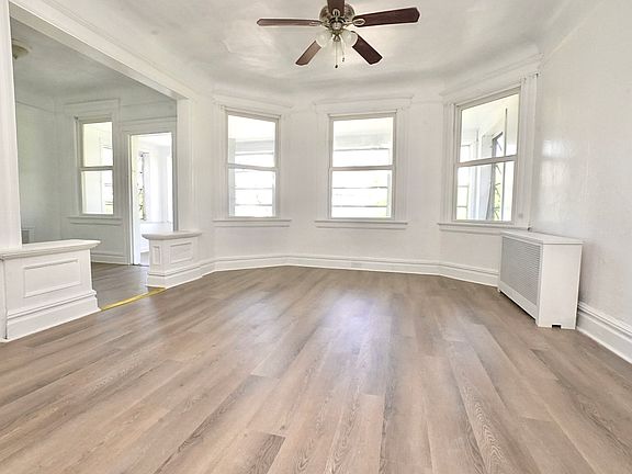 Master Bedroom/ Bedroom 1