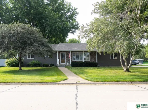 1506 Meadow Ln, York, NE 68467