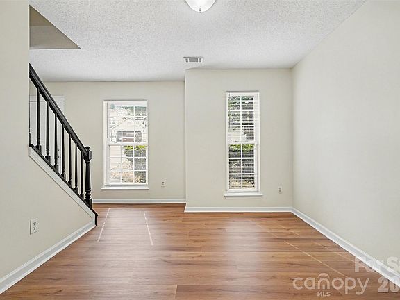 4th image of 5628 Winslow Ave NW