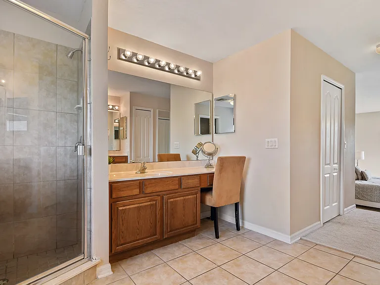 12713 Grovehurst Ave — Photo 19