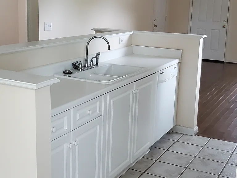 1462 Oxford Pl — Photo 10