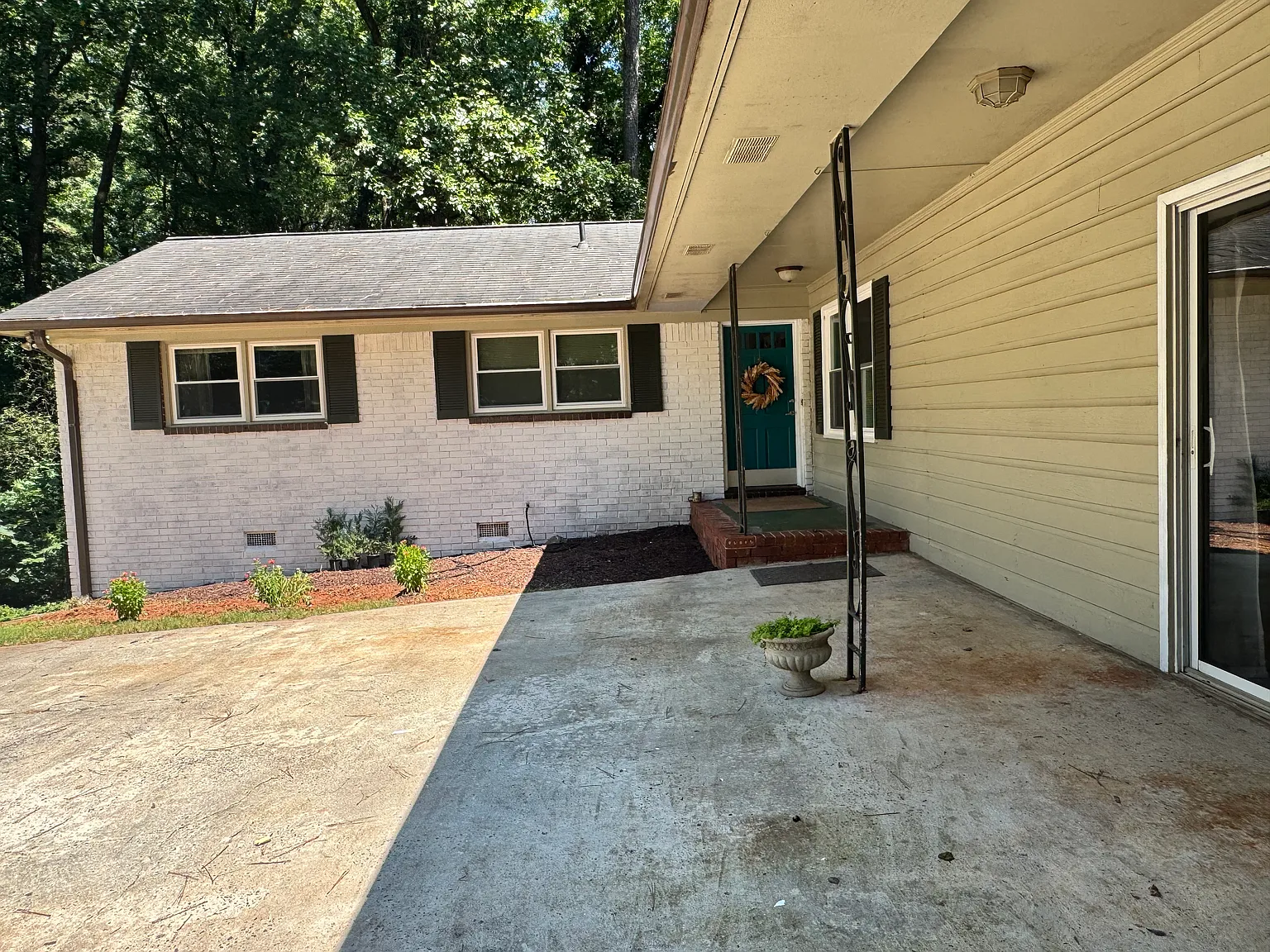 4420 Gary Lane NW — Photo 2