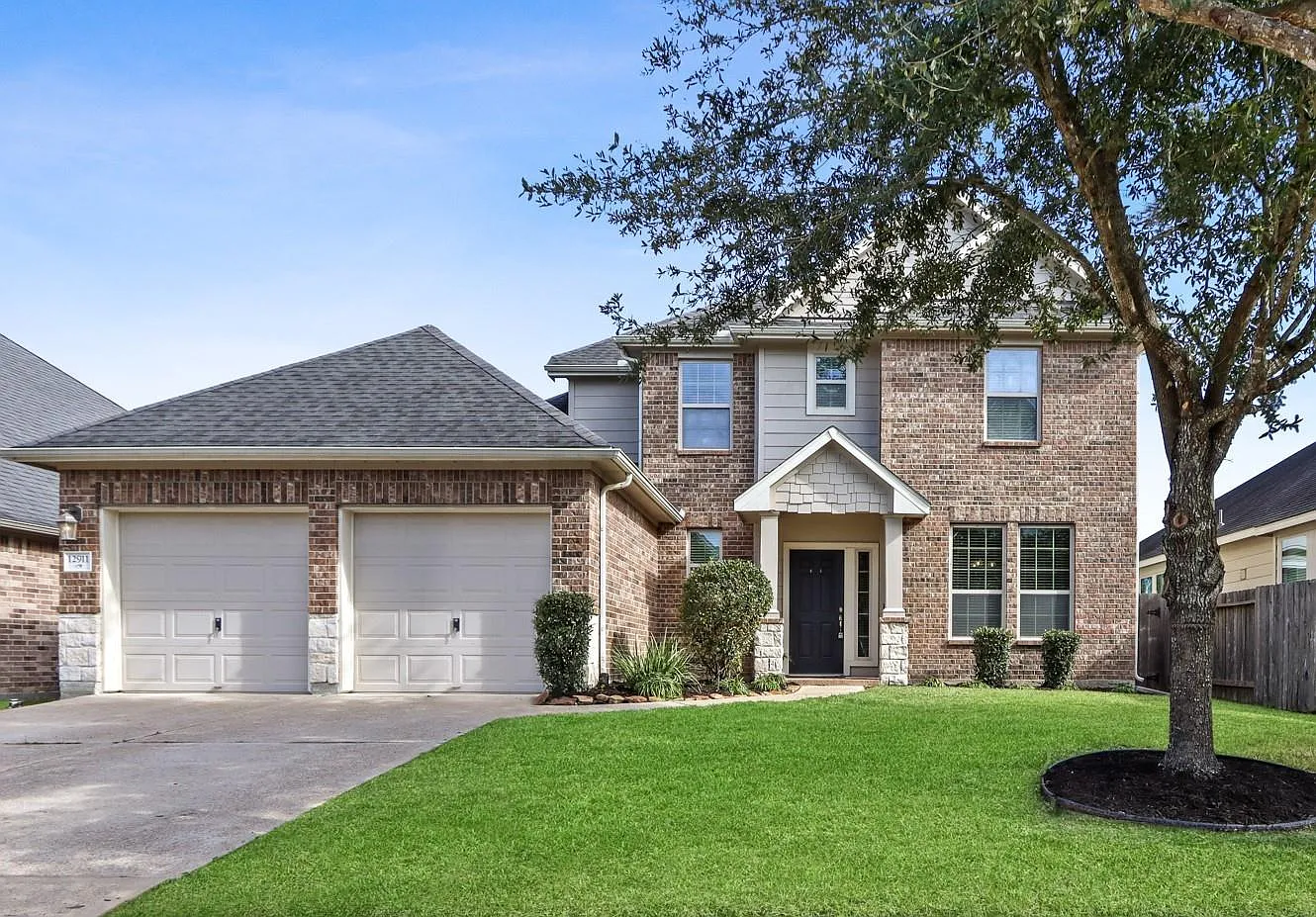 4 bed, 2.5 bath, 2528 sqft, $2,590 — Photo 1