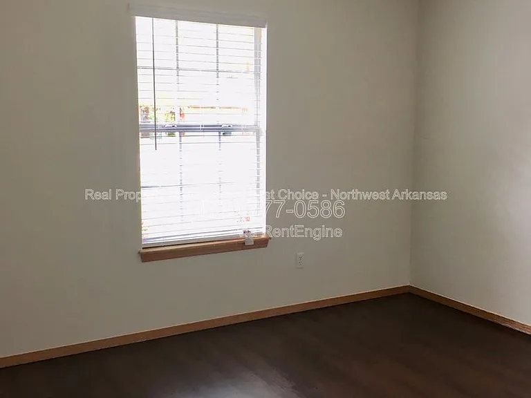 4433 W Cheyenne Dr — Photo 17