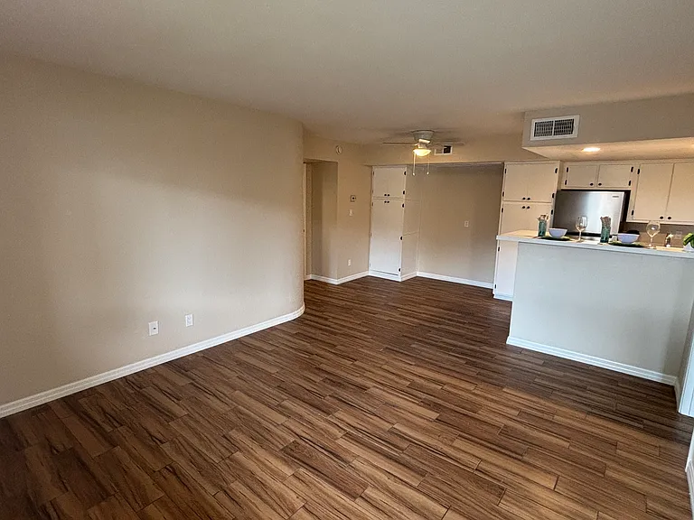 3601 W Tierra Buena Ln #Phoenix 85053 — Photo 3