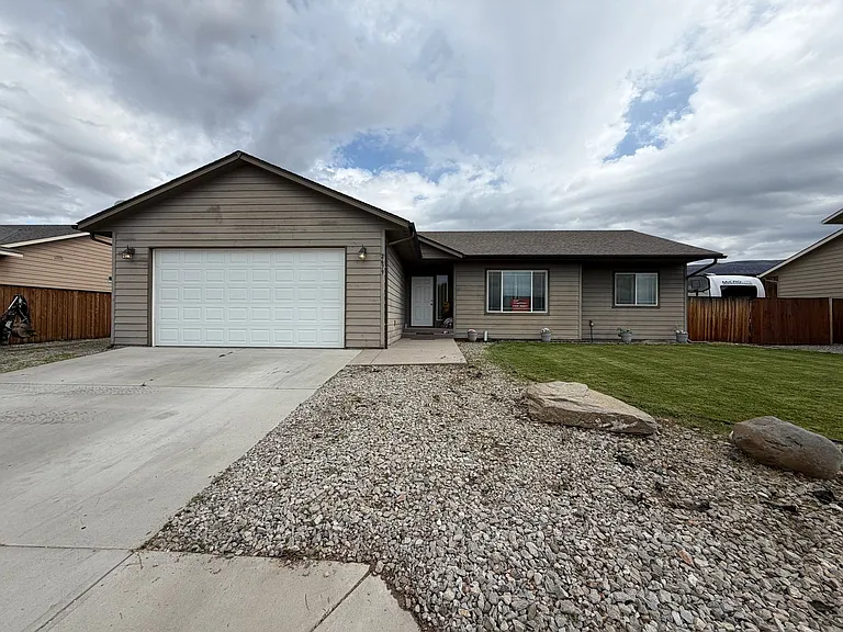 2679 Semolina Loop — Photo 1