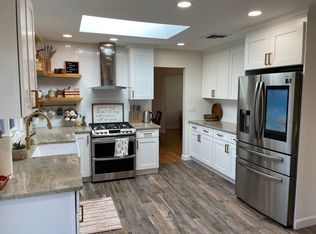 60 Eileen Dr, Mahwah, NJ 07430