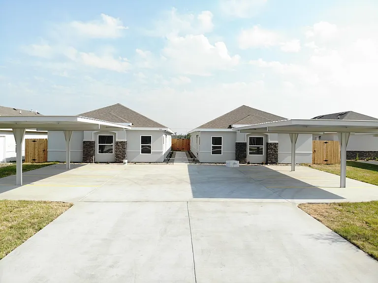 1812 Redbud Ln #1 — Photo 4