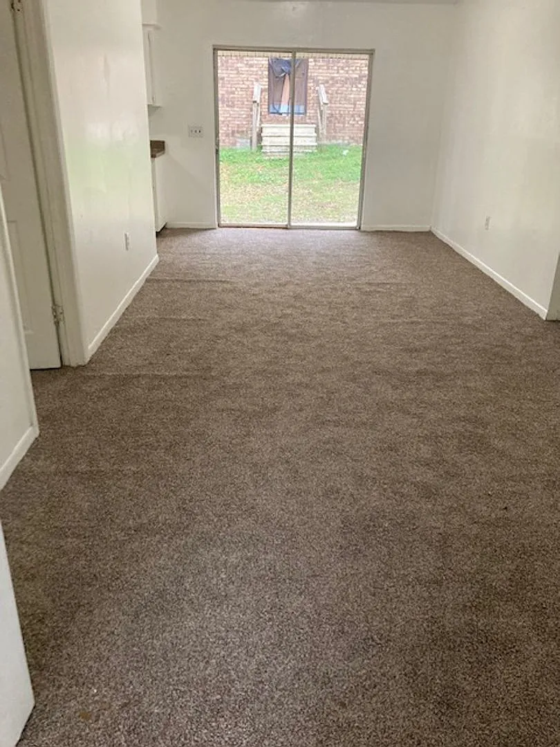 1st Month Free Rent 3 Bed 2 Bath Home | Pet Friendly | Washer Dryer Hook Ups | Section 8 Welcome — Photo 4