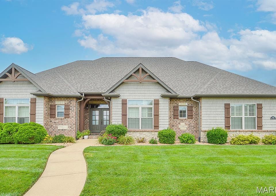 1st image of 520 Shadow Rock Ct
