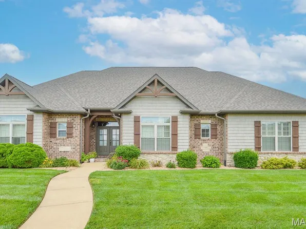 520 Shadow Rock Ct, Lebanon, IL 62254