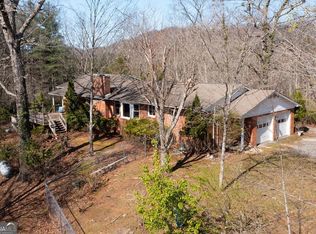 14 Wells Rd, Brasstown, NC 28902