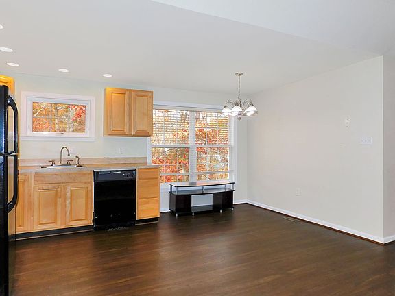 3rd image of 37006 W Lakeland Dr