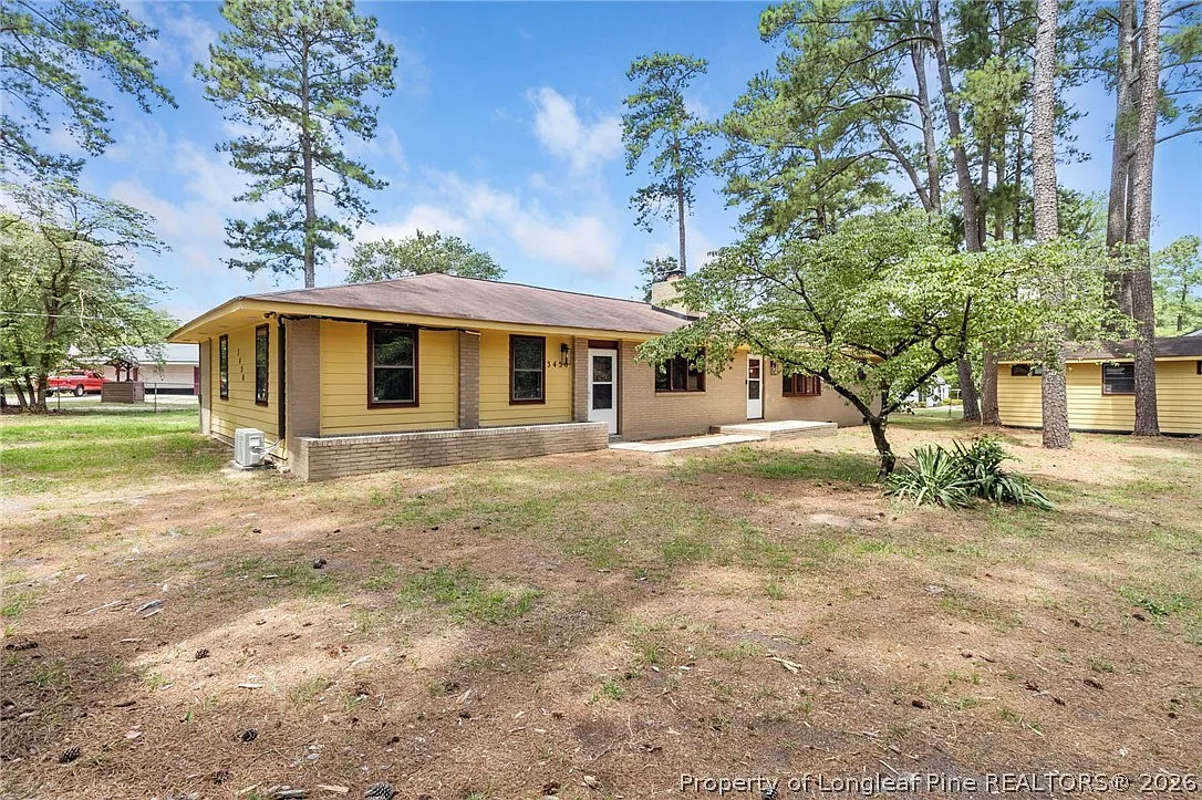 3 bed, 2.0 bath, 2237 sqft, $2,200 — Photo 2