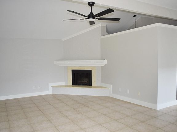 4th image of 2324 Peppermill Rd