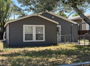 626 W State St, Rawlins, WY 82301