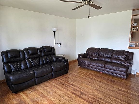 4th image of 77 Isabella Dr