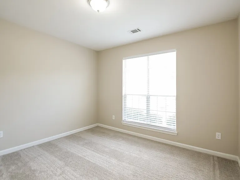 520 Brooksdale Dr — Photo 13