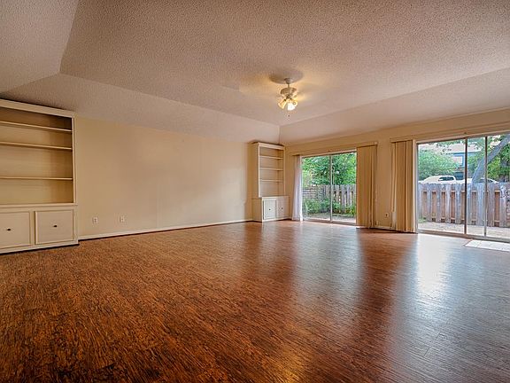 5th image of 661 Cherry Hills Dr