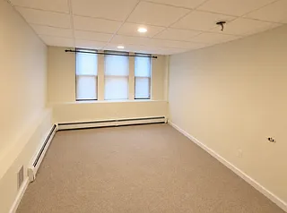 3 bed, 900 sqft, $3,100 — Photo 4