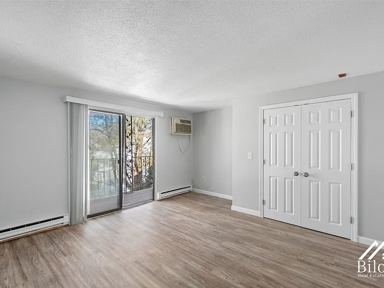 242 Waterman Avenue — Photo 27