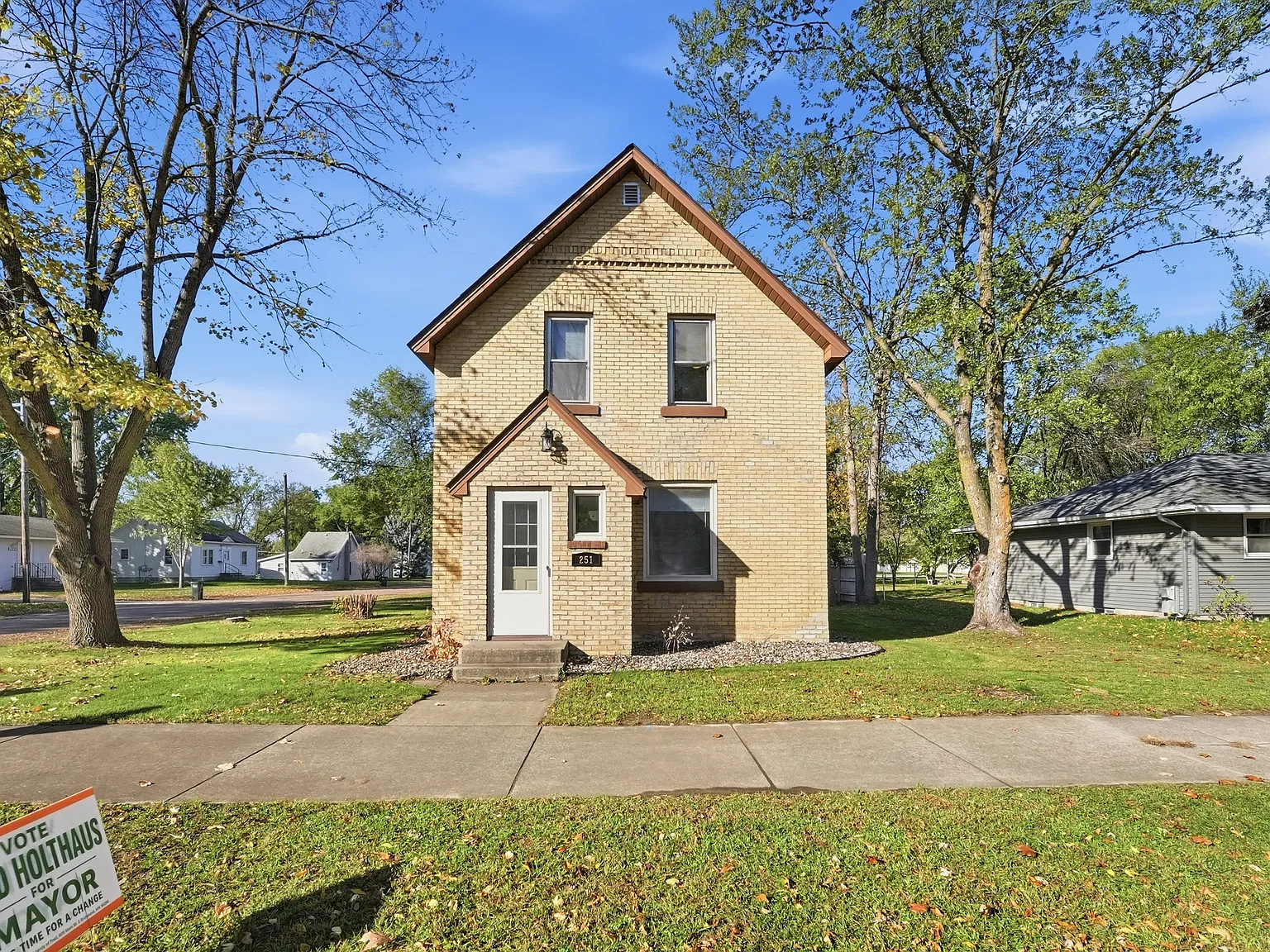 3 bed, 1302 sqft, $1,600 — Photo 2