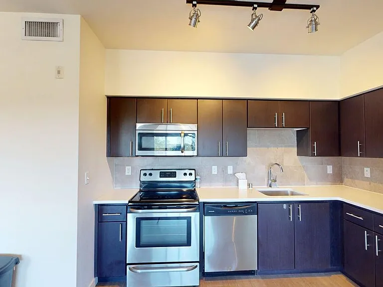 Platinum Apartments — Photo 20