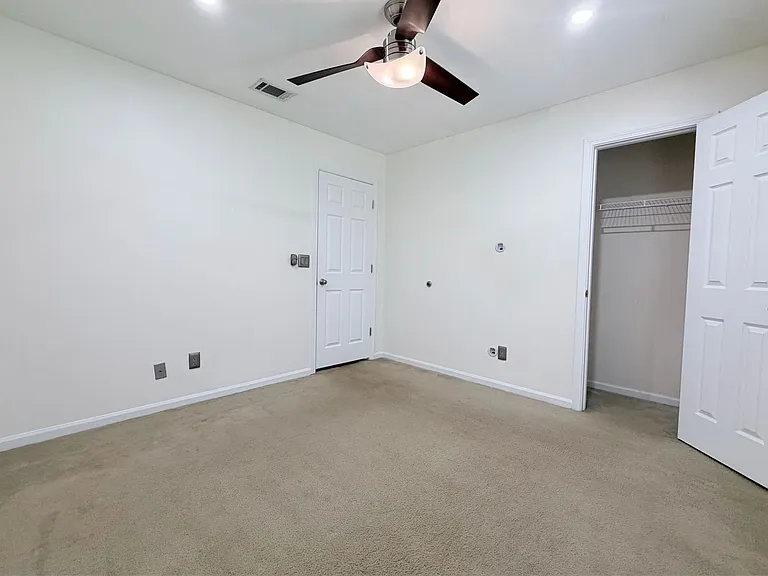 337 NE Sheila Dr — Photo 22