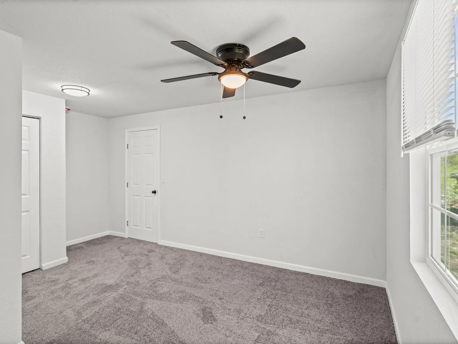 3 bed, 2.0 bath, $1,650 — Photo 1