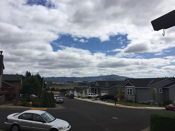 4th image of 416 Costelloe Dr