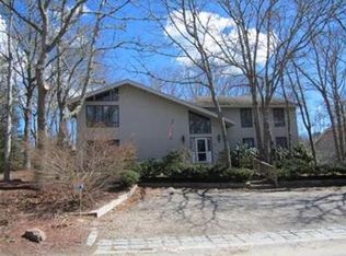 197 Fells Pond Rd, Mashpee, MA 02649