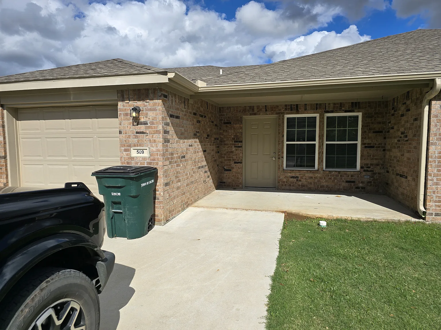 2 bed, 1100 sqft, $1,350 — Photo 1