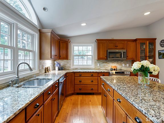 3rd image of 49 Glenbrook Road