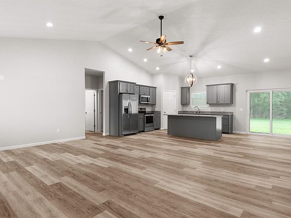 4th image of 141 Custer Dr