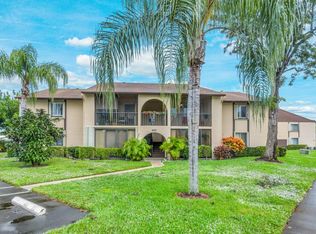 402 Pine Glen Ln APT D-2, Greenacres, FL 33463
