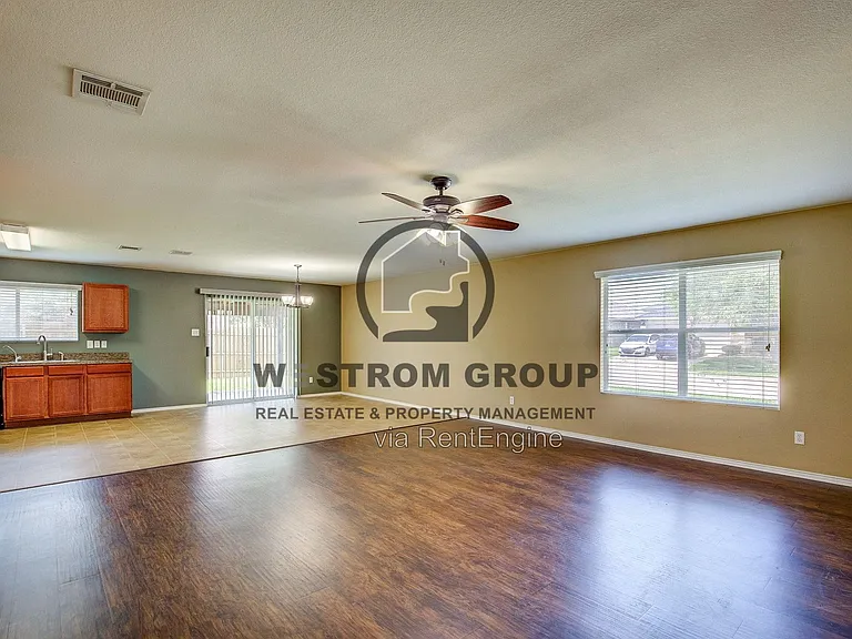 7000 Sylvan Meadows Dr — Photo 7