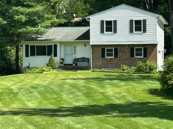 48 Kensington Drive, Hopewell Junction, NY 12533