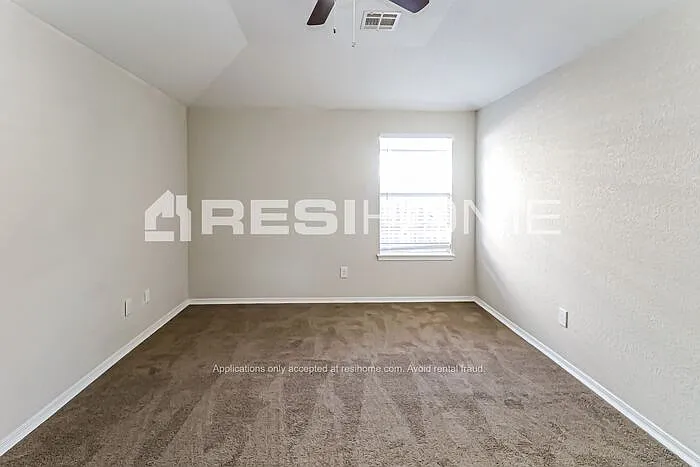 3 bed, 2.0 bath, 1228 sqft, $1,525 — Photo 4