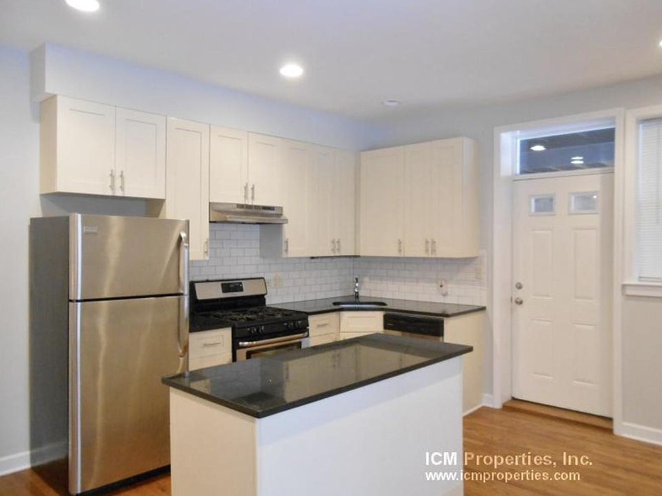 1st image of 853 W Cornelia Ave APT 1