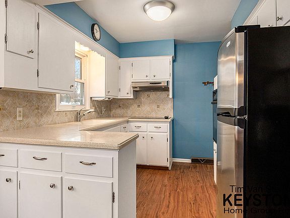 4th image of 1904 Garret Dr NE