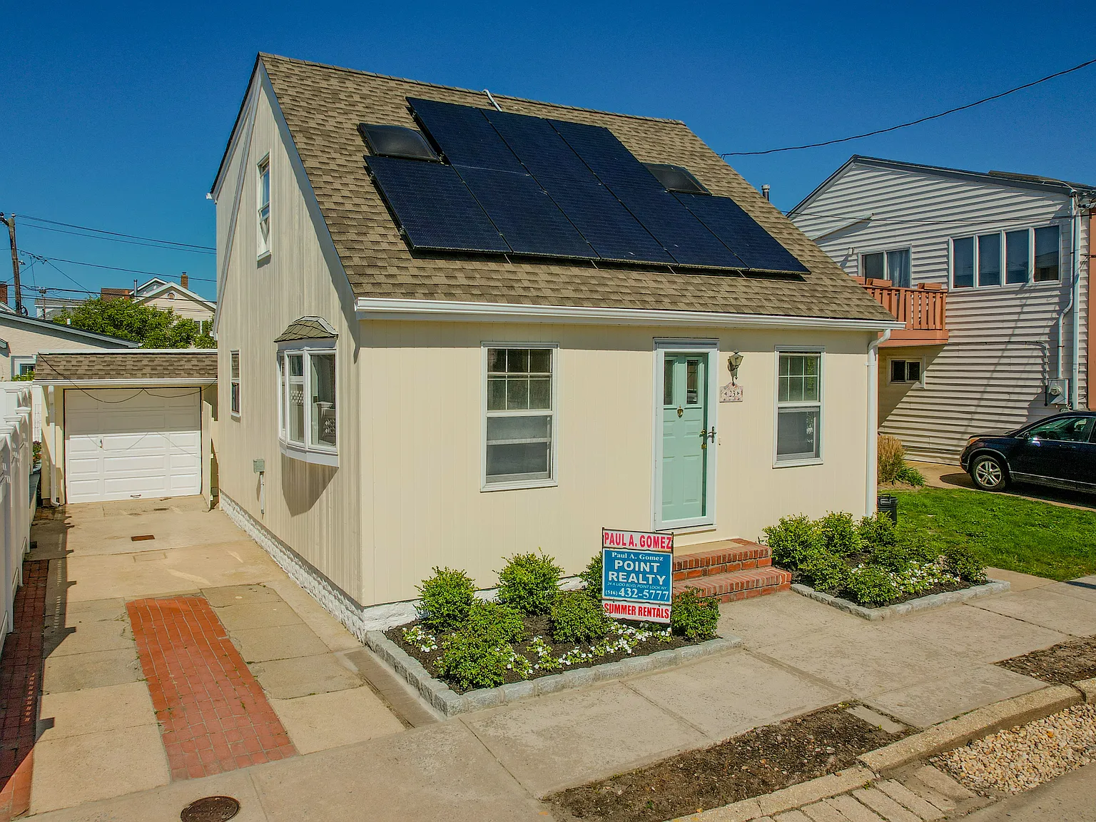 3 bed, 858 sqft, $5,000 — Photo 2