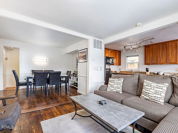 3rd image of 240 Woodside Ave #7