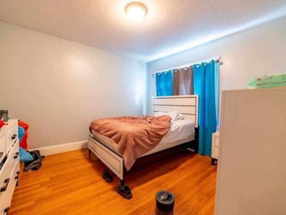 1st image of 110 Burnside St #110
