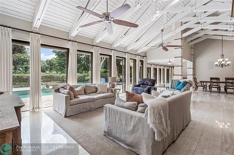 1st image of 684 Lakewoode Cir W